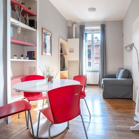 Navigli-Duomo Apartment With Netflix+Wifi Милано Екстериор снимка