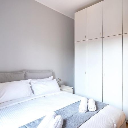 Navigli-Duomo Apartment With Netflix+Wifi Милано Екстериор снимка