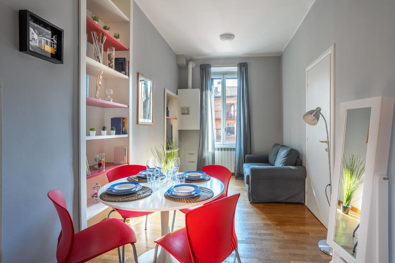 Navigli-Duomo Apartment With Netflix+Wifi Милано Екстериор снимка