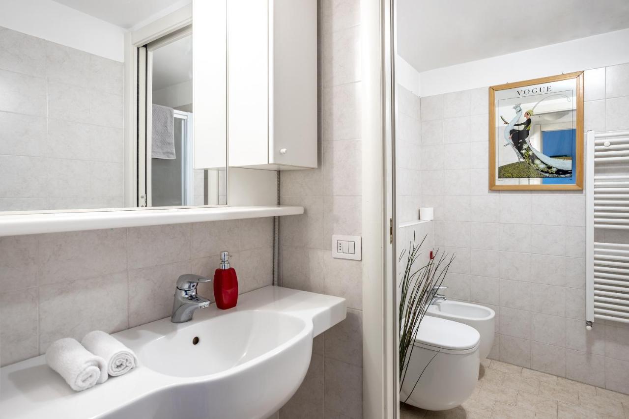 Navigli-Duomo Apartment With Netflix+Wifi Милано Екстериор снимка