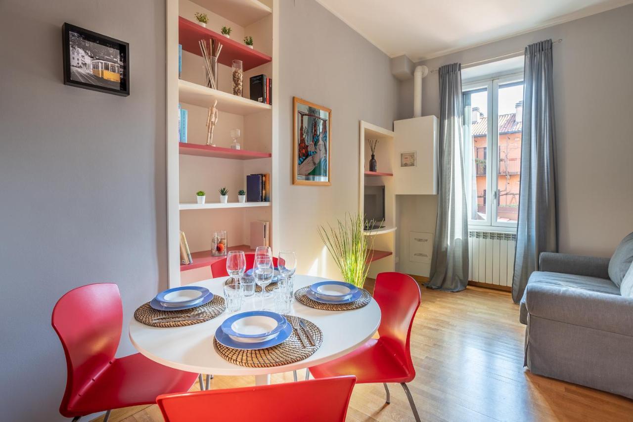 Navigli-Duomo Apartment With Netflix+Wifi Милано Екстериор снимка